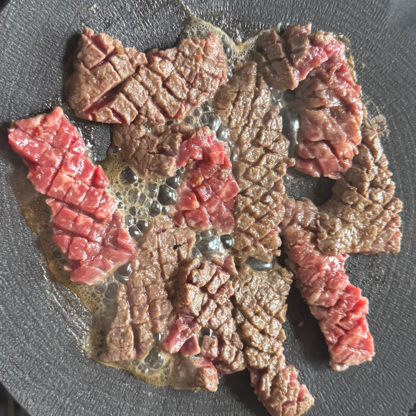 칼집 양념구이 조리 연출